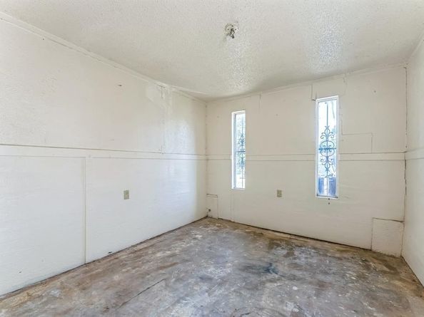 3233  Montague Street , Fort Worth Texas 76119