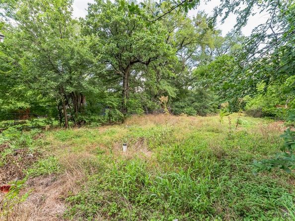 3233  Montague Street , Fort Worth Texas 76119