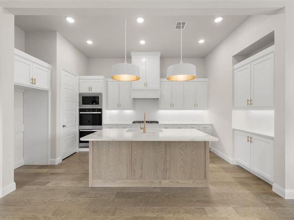 2300  Knapp Trail , Mansfield Texas 76063