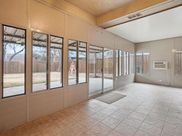 1012  Indian Ridge  , Denton Texas 76205