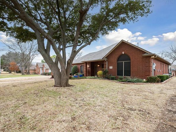 1012  Indian Ridge  , Denton Texas 76205