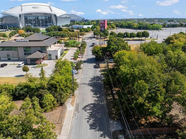 708 E Rogers Street , Arlington Texas 76011