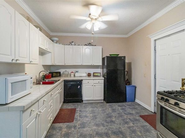 409 N Sylvania Avenue , Fort Worth Texas 76111