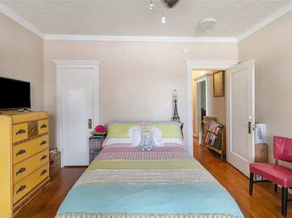 409 N Sylvania Avenue , Fort Worth Texas 76111