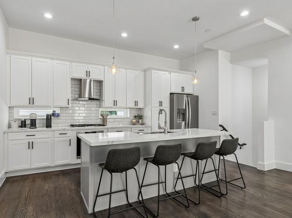 2450 N Garrett Avenue  17, Dallas Texas 75206