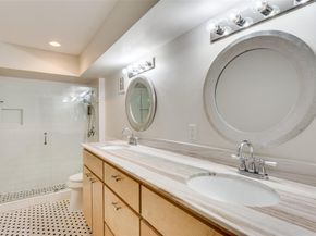 2301  Ridgmar Plaza  17, Fort Worth Texas 76116