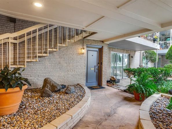 2301  Ridgmar Plaza  17, Fort Worth Texas 76116