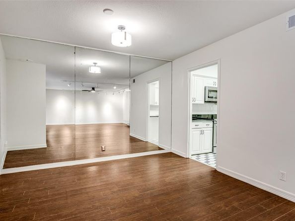 2301  Ridgmar Plaza  17, Fort Worth Texas 76116