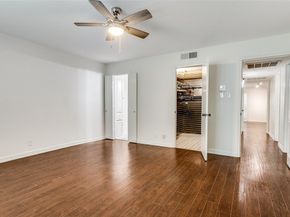 2301  Ridgmar Plaza  17, Fort Worth Texas 76116