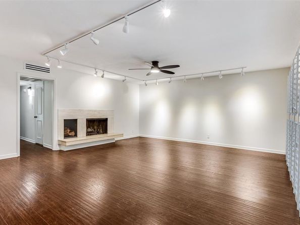 2301  Ridgmar Plaza  17, Fort Worth Texas 76116