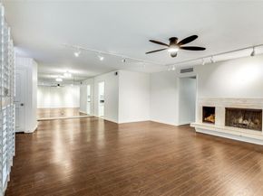 2301  Ridgmar Plaza  17, Fort Worth Texas 76116