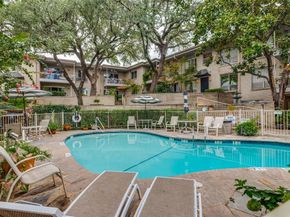 2301  Ridgmar Plaza  17, Fort Worth Texas 76116