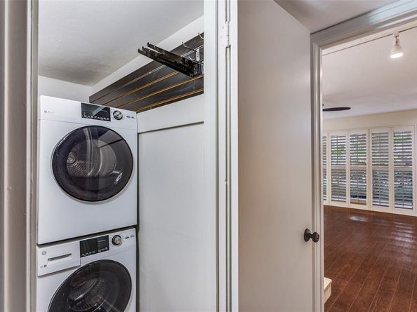 2301  Ridgmar Plaza  17, Fort Worth Texas 76116