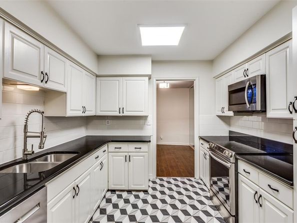 2301  Ridgmar Plaza  17, Fort Worth Texas 76116