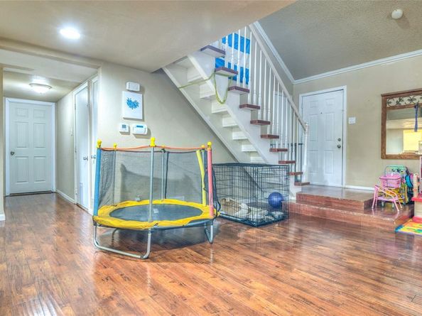 118 W Phillips Court , Grand Prairie Texas 75051
