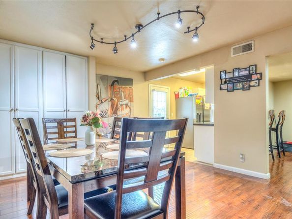 118 W Phillips Court , Grand Prairie Texas 75051