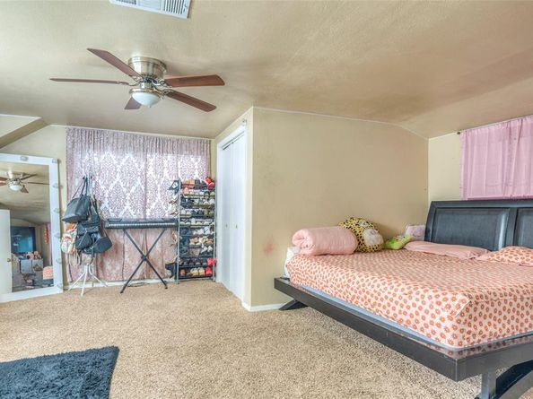 118 W Phillips Court , Grand Prairie Texas 75051