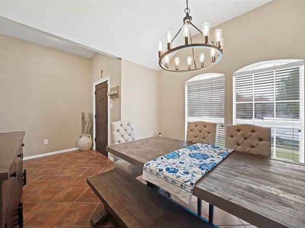 5928  Woodoak Drive , Dallas Texas 75249