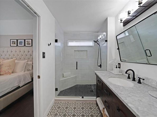 5928  Woodoak Drive , Dallas Texas 75249