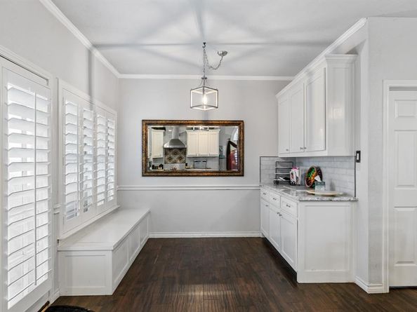 6705  Mt Vernon Court , Arlington Texas 76017