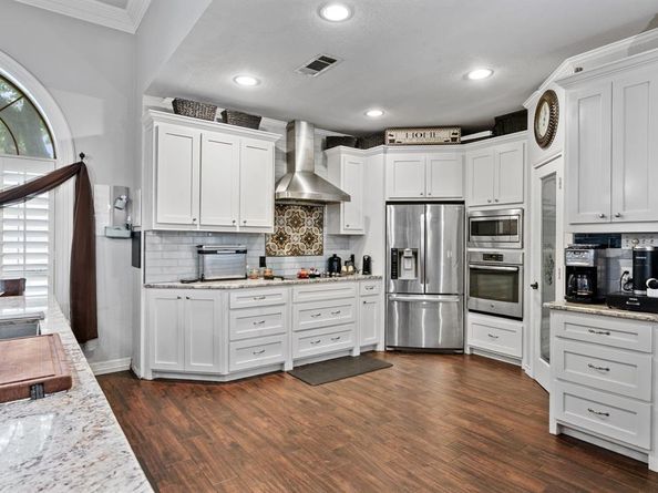 6705  Mt Vernon Court , Arlington Texas 76017