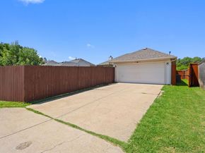 2124  Hickory Ridge Drive , Mesquite Texas 75181