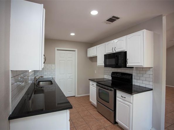 632  Lake Crest Parkway , Azle Texas 76020