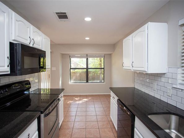 632  Lake Crest Parkway , Azle Texas 76020