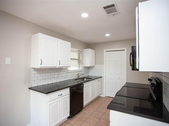 632  Lake Crest Parkway , Azle Texas 76020