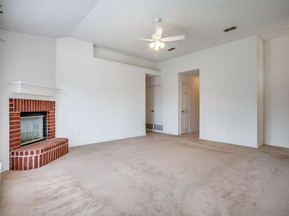 10820  Edgewater Drive , Benbrook Texas 76126