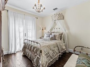 5910  Velasco Avenue , Dallas Texas 75206