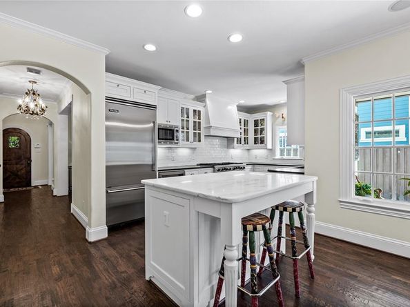 5910  Velasco Avenue , Dallas Texas 75206