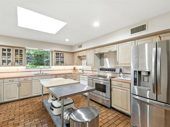4165  Shady Valley Drive , Arlington Texas 76013
