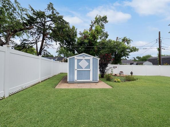 1501  Cedarcrest Drive , Garland Texas 75042