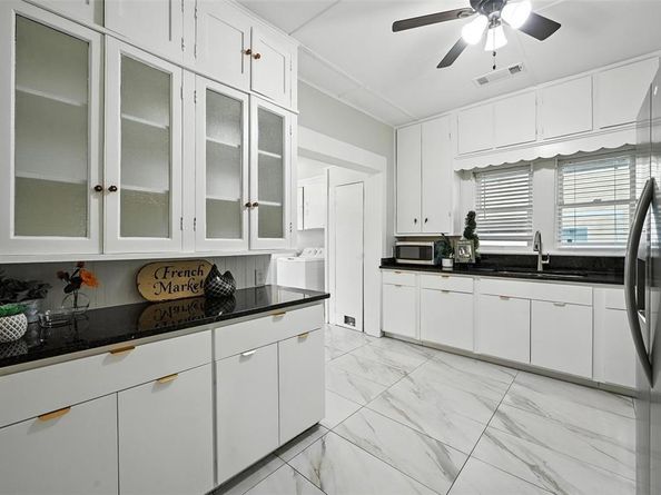 1704  Washington Avenue , Fort Worth Texas 76110