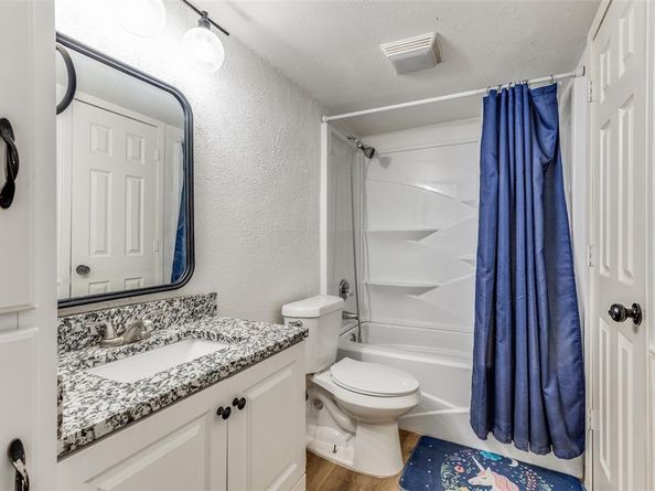 516  Lake Crest Parkway , Azle Texas 76020