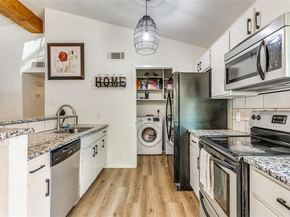 516  Lake Crest Parkway , Azle Texas 76020