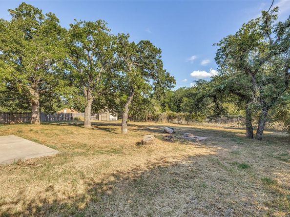 516  Lake Crest Parkway , Azle Texas 76020