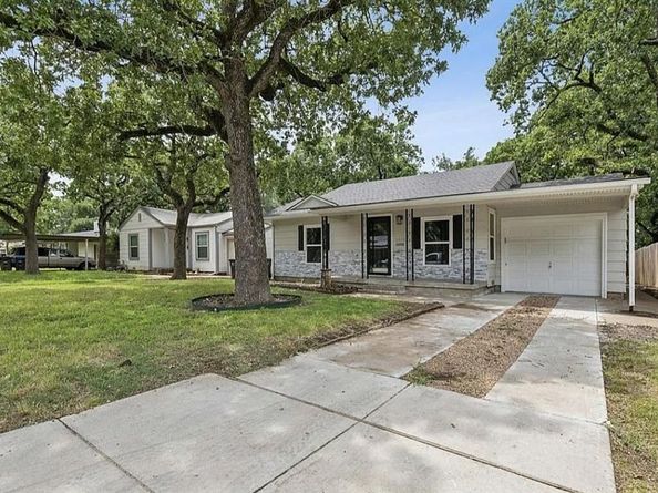 2826  McGee Street , Fort Worth Texas 76112