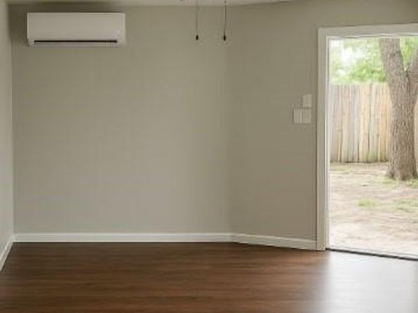 2826  McGee Street , Fort Worth Texas 76112