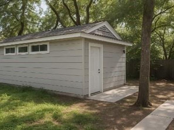 2826  McGee Street , Fort Worth Texas 76112