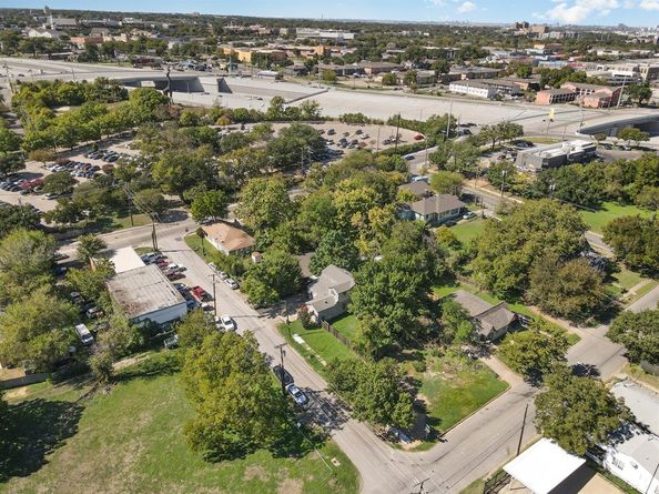 815  Viola Street , Dallas Texas 75203