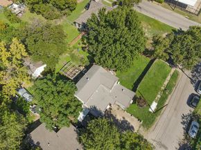 815  Viola Street , Dallas Texas 75203