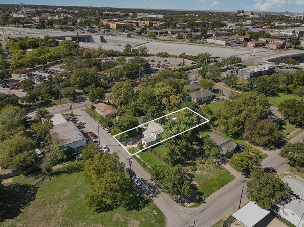 815  Viola Street , Dallas Texas 75203