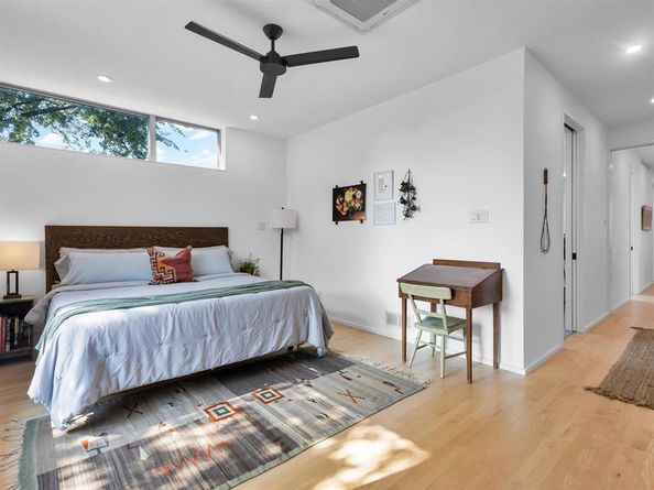 2837  College Avenue , Fort Worth Texas 76110
