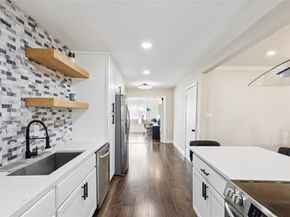 5305  Sagers Boulevard , The Colony Texas 75056