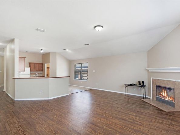 1225  Mountain Air Trail , Fort Worth Texas 76131