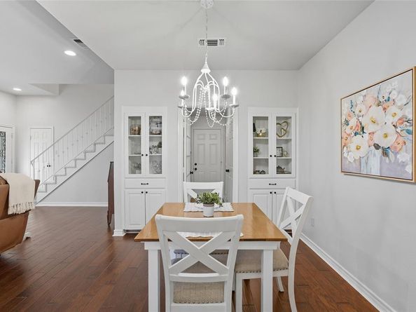 5843  Lake Point Drive , Arlington Texas 76016