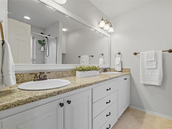 5843  Lake Point Drive , Arlington Texas 76016
