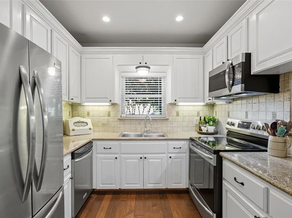 5843  Lake Point Drive , Arlington Texas 76016